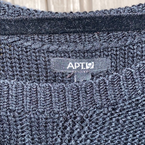 Sweater - Picture 3 of 4